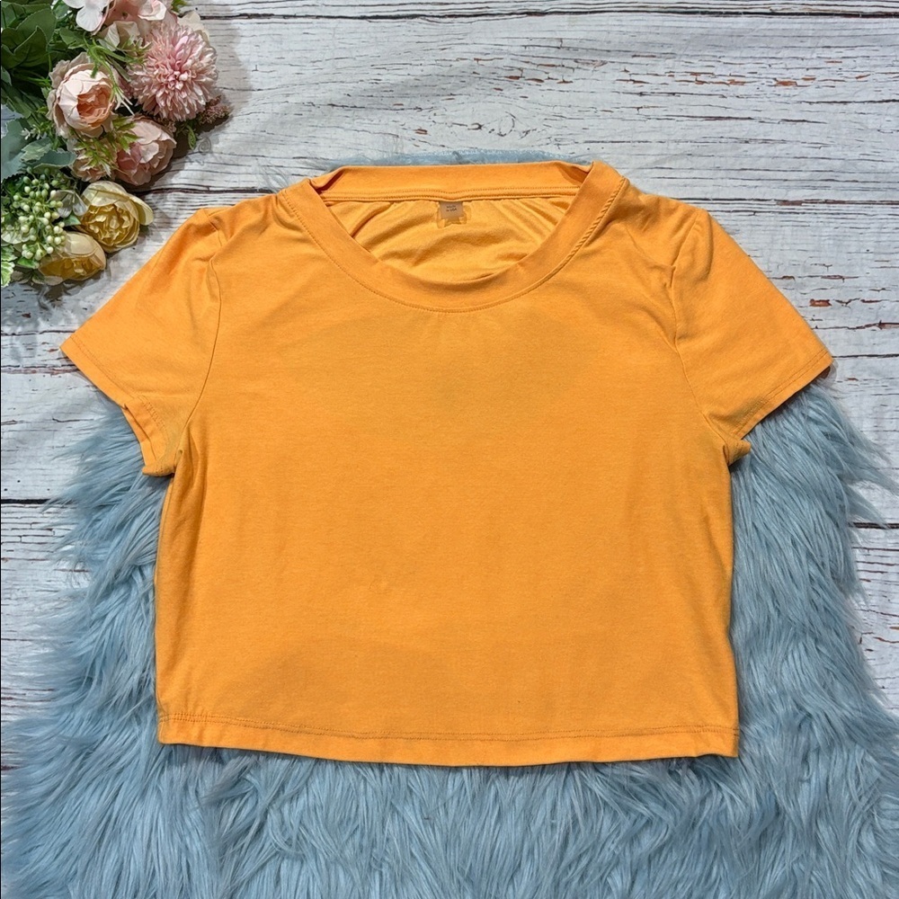 BEYOND YOGA FEATHERWEIGHT PERSPECTIVE CROPPED TEE Orange